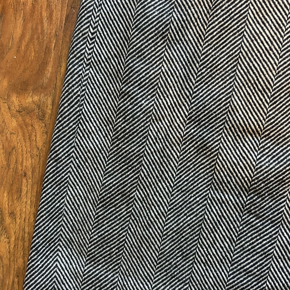 Chevron Herringbone Pencil  Skirt Banana Republic Women’s Size 8 - Picture 3 of 9